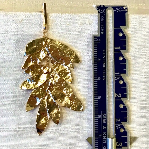 🌿Shimmering Vine Earrings🌿 - Picture 3 of 8